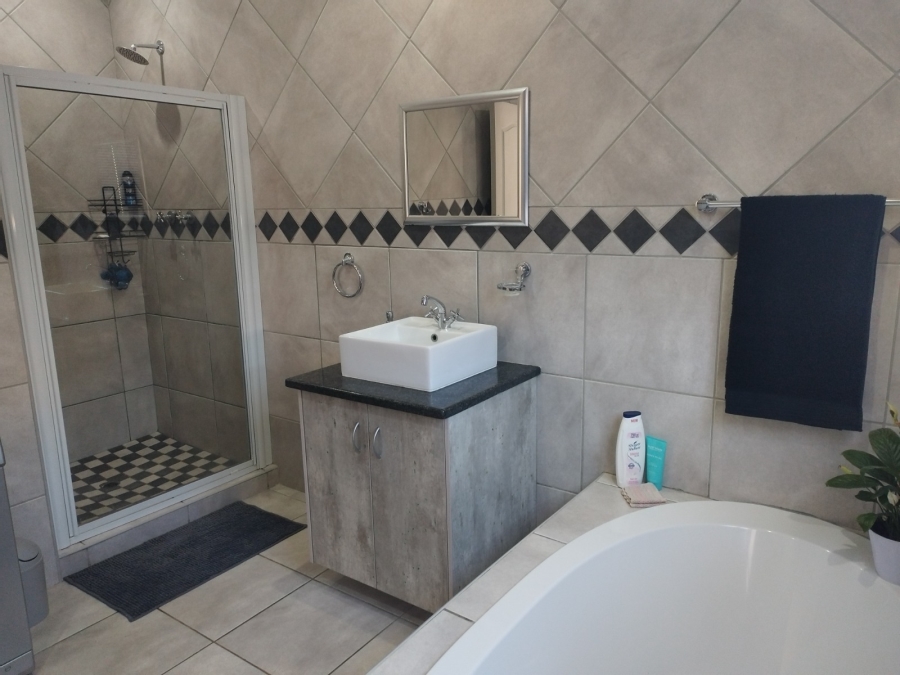 2 Bedroom Property for Sale in Doringkruin North West